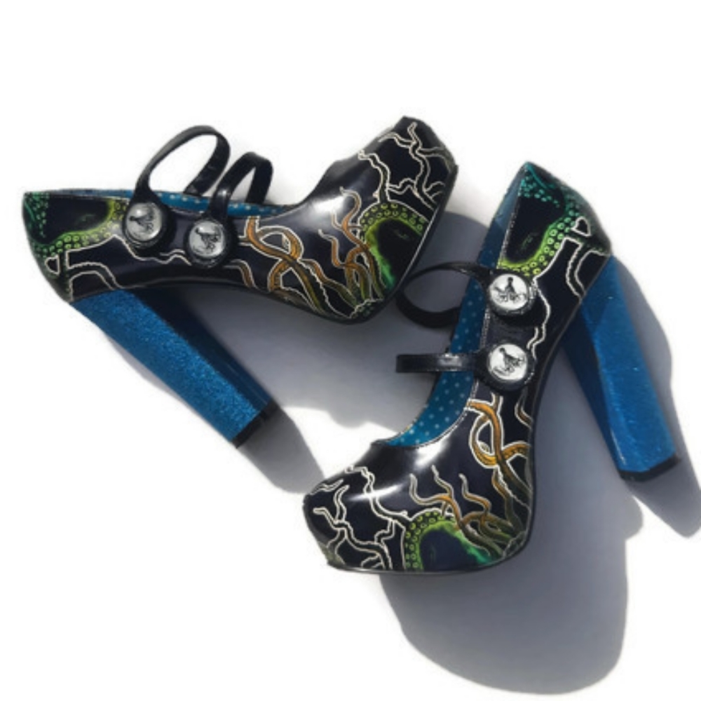 Too Fast Octopus block glitter heels. Size 6